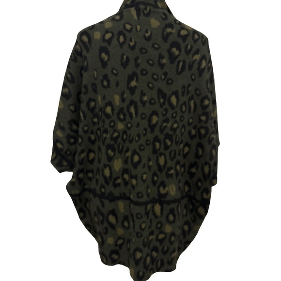 Anthropologie Akemi + Kim Animal Print Cardigan In Green Color O/S - Picture 3 of 6